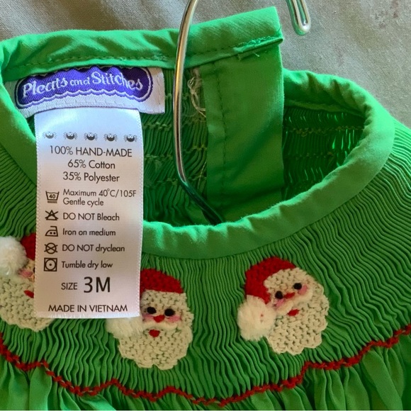 Pleats and Stitches Hand Smocked Christmas Dress Size 3 mo - Picture 3 of 3